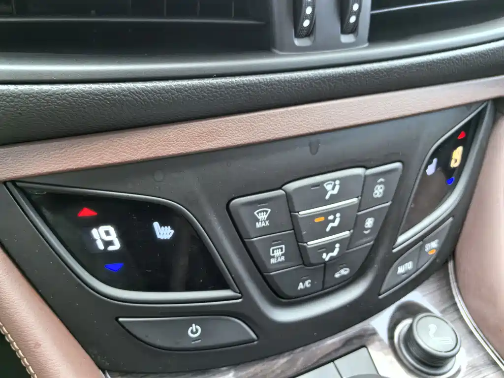 Buick Envision Plus 2016 — фото 10