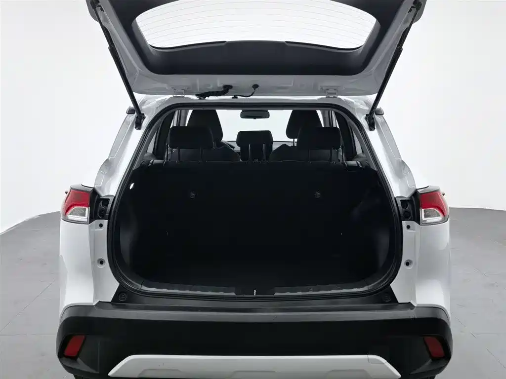 Toyota Corolla Cross 2023 — фото 16