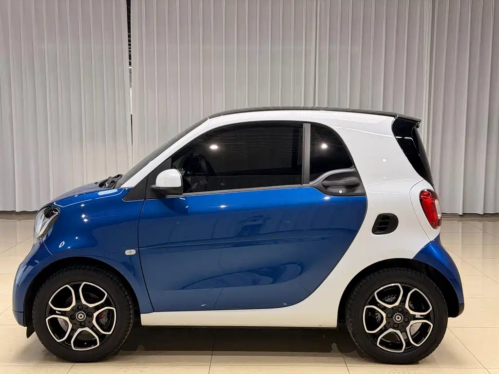 smart Fortwo 2017 — фото 4