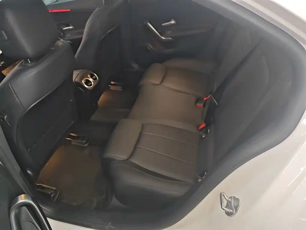 Mercedes-Benz A-Class 2022 — фото 17