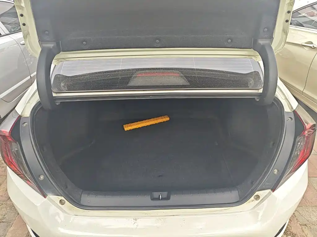 Honda Civic 2018 — фото 19