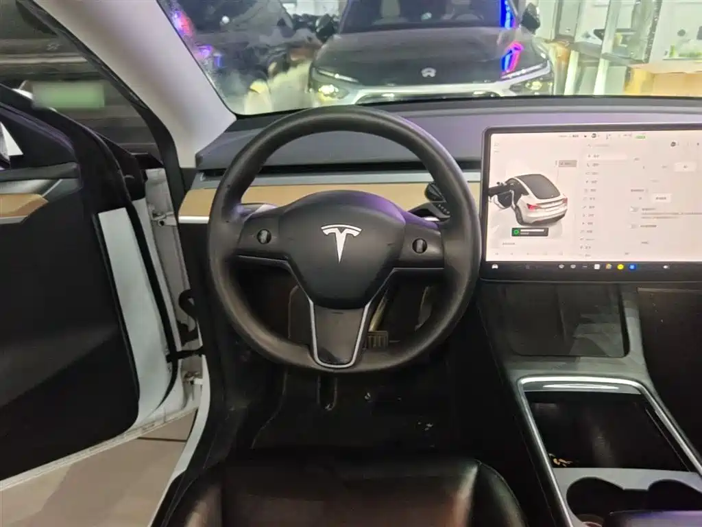 Tesla Model Y 2023 — фото 11