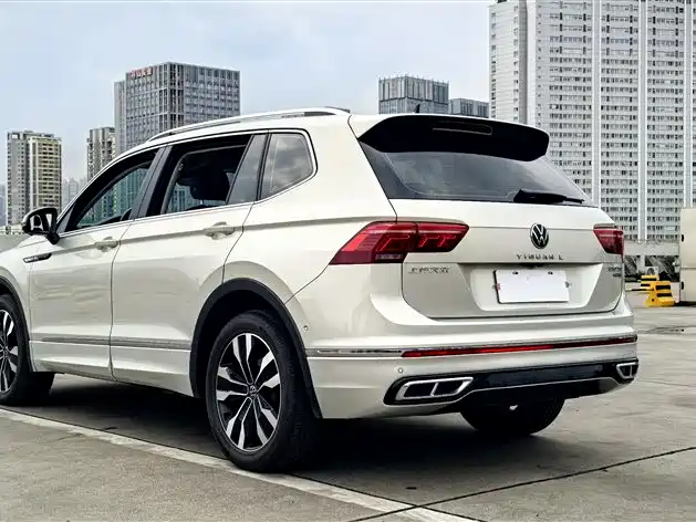 Volkswagen Tiguan L 2022 — фото 3