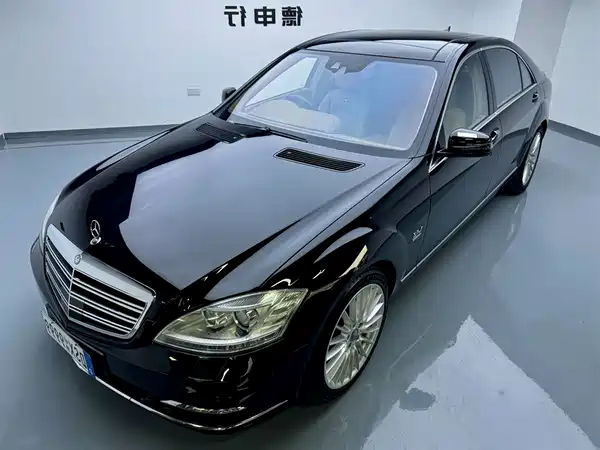 Mercedes-Benz S-Class 2012