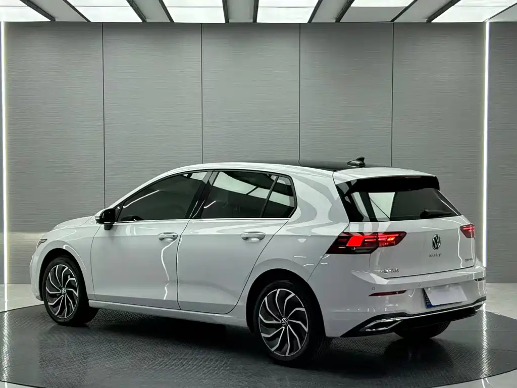 Volkswagen Golf 2021