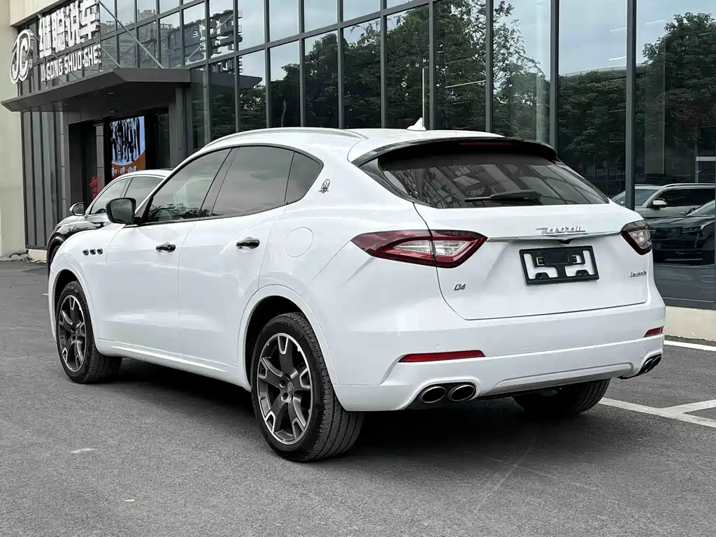 Maserati Levante 2017 — фото 8