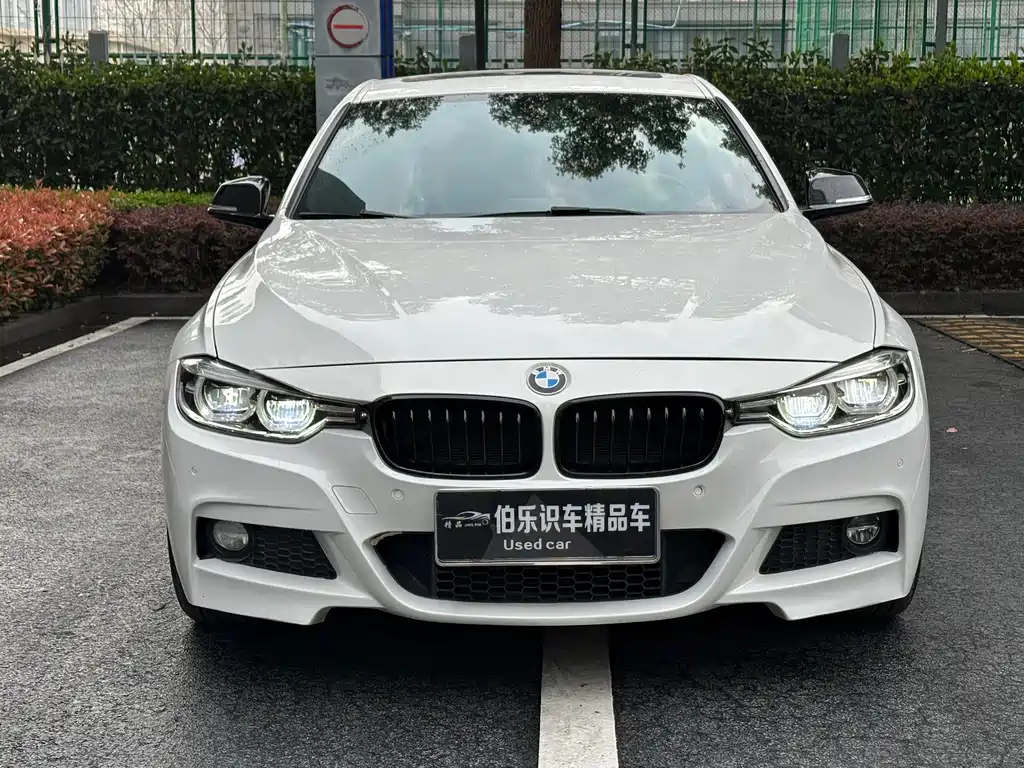 BMW 3 Series 2018 — фото 10