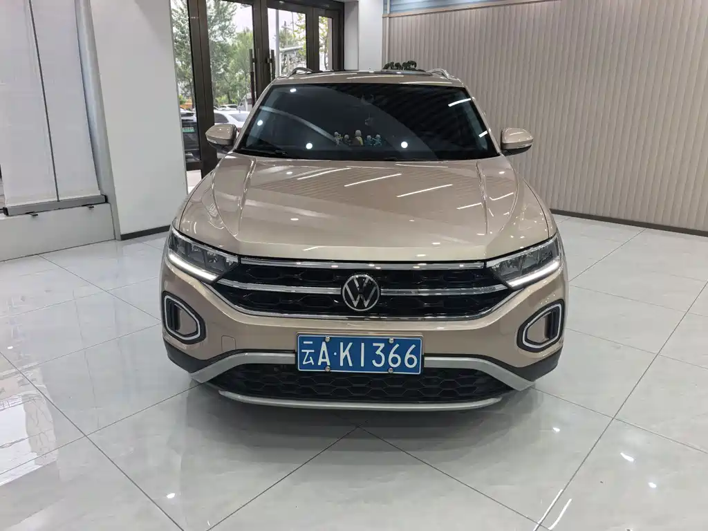 Volkswagen T-Roc 2023 — фото 2