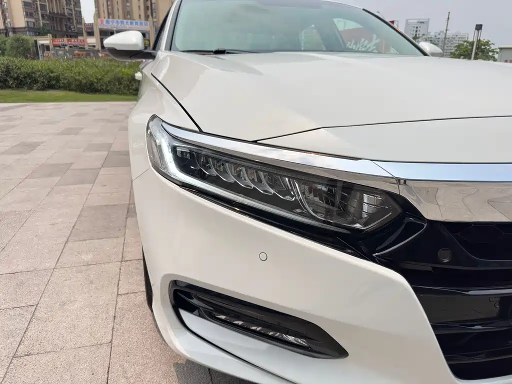 Honda Accord 2018 — фото 23