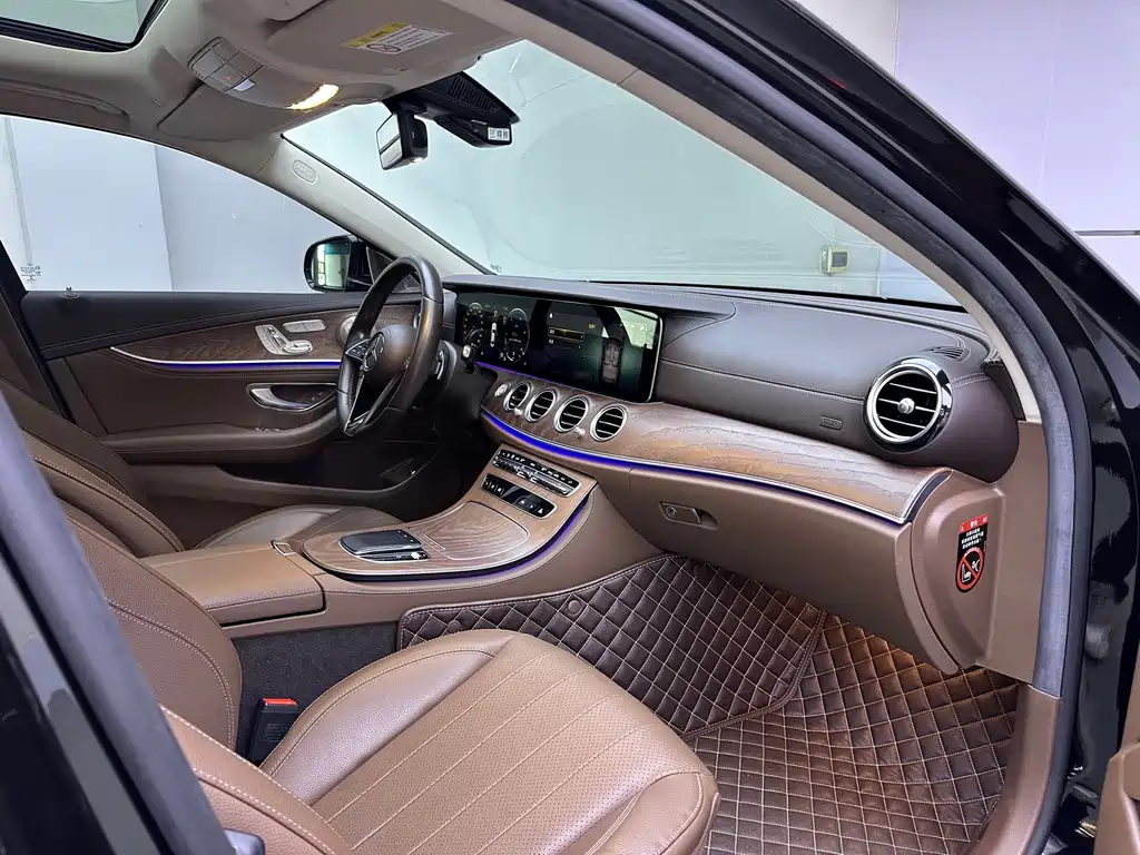 Mercedes-Benz E-Class 2023 — фото 13