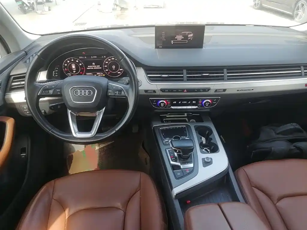 Audi Q7 2018 — фото 10