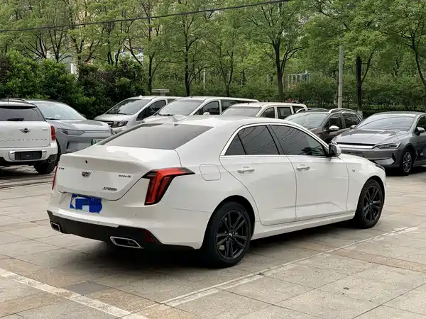 Cadillac CT4 2022