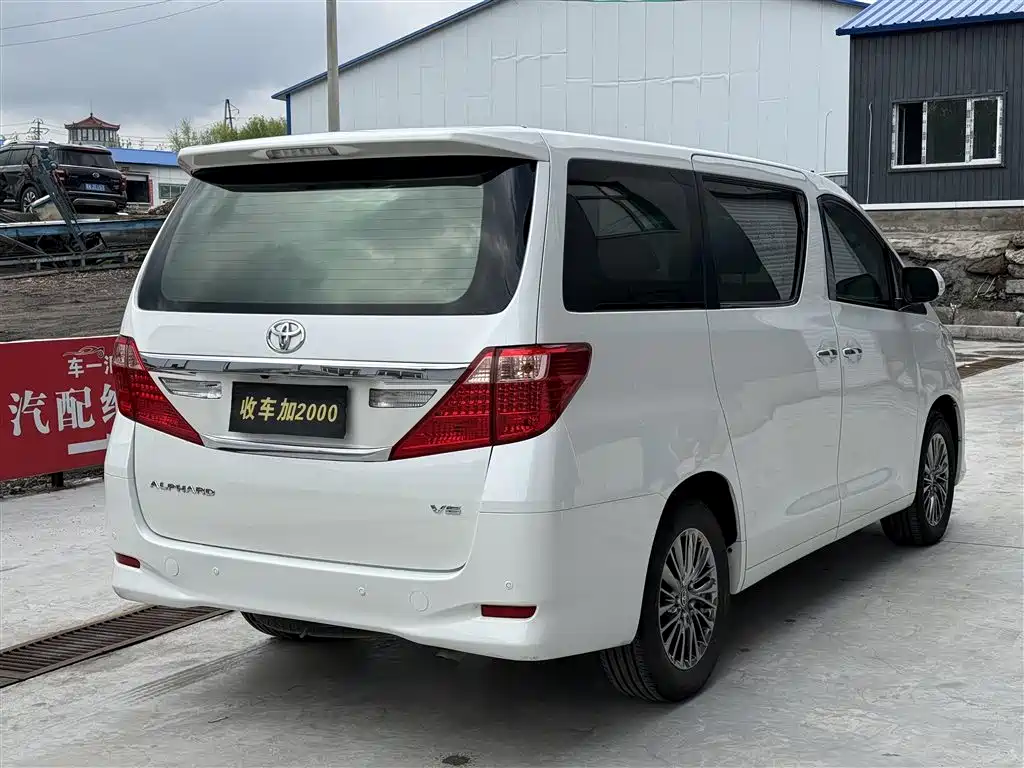 Toyota Alphard 2011 — фото 8