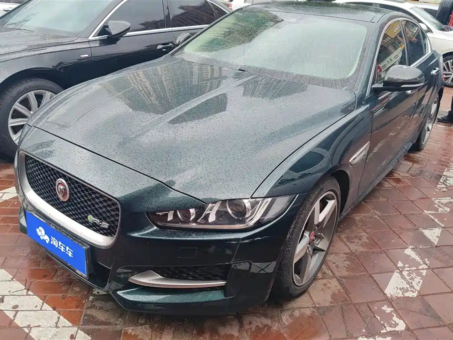 Jaguar XE 2017 — фото 1