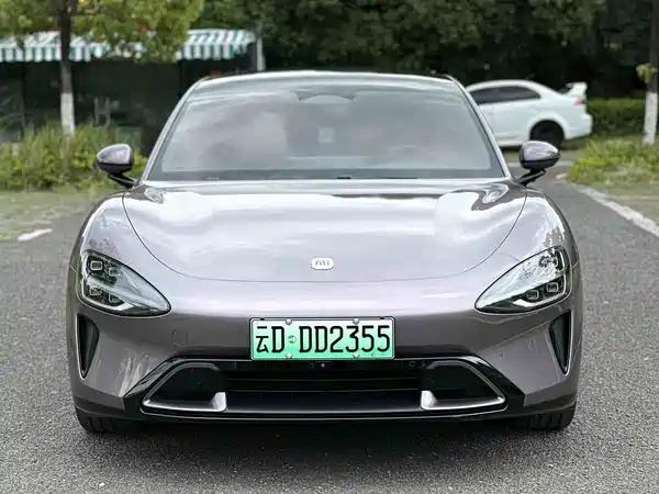 Xiaomi SU7 2024