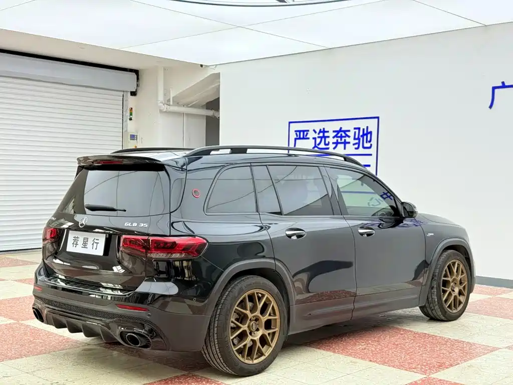 Mercedes-Benz GLB AMG 2022 — фото 8