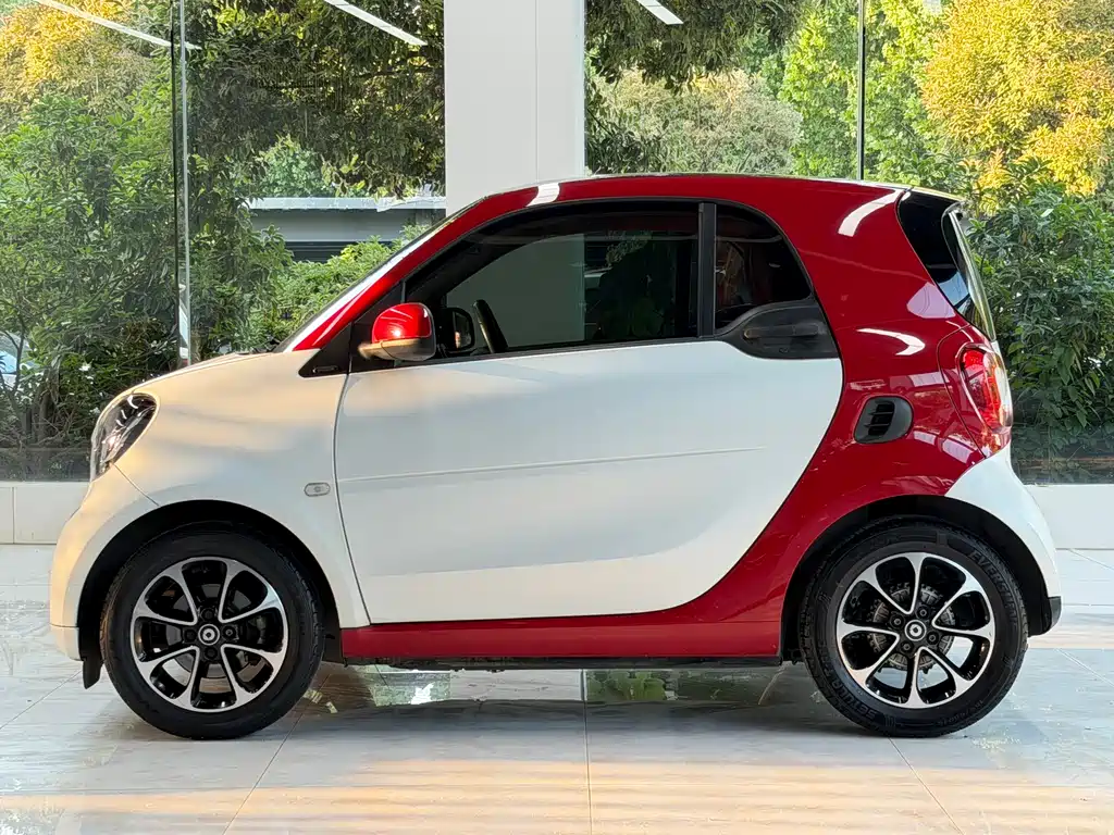 smart Fortwo 2017 — фото 3