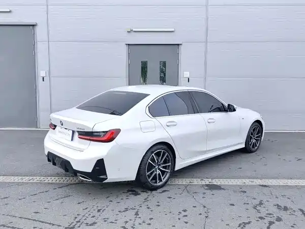 BMW 3 Series 2025