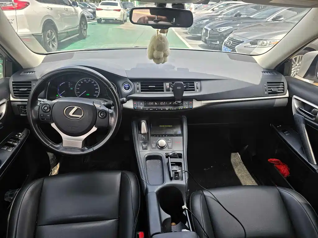 Lexus CT 2020 — фото 10