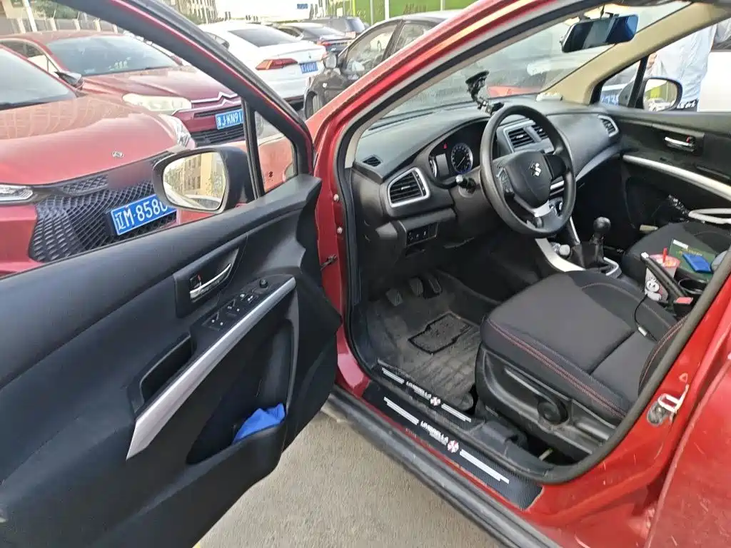Suzuki S-Cross 2015 — фото 14
