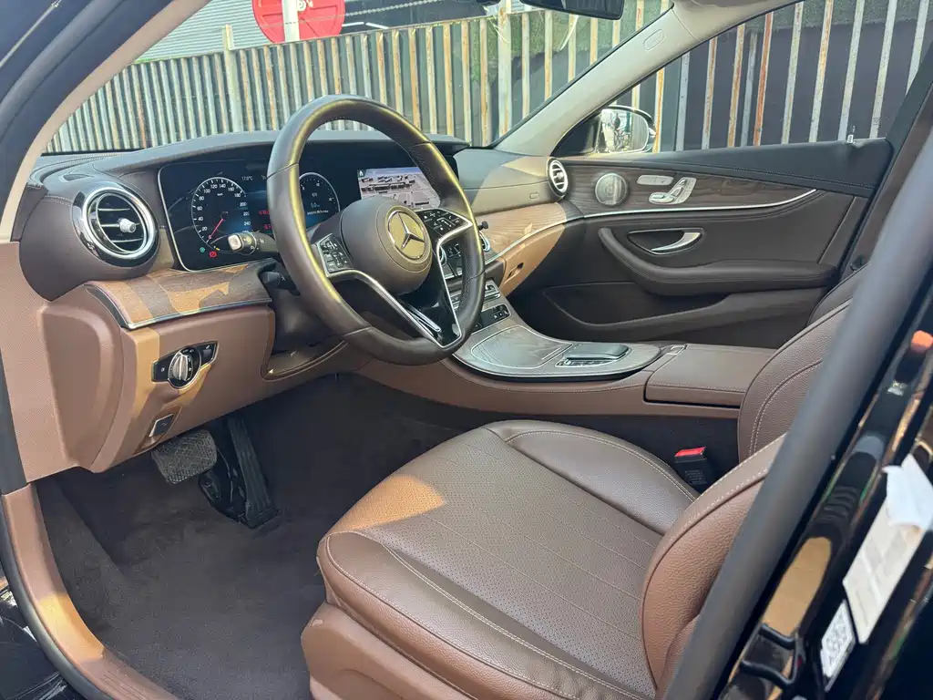 Mercedes-Benz E-Class 2022 — фото 14