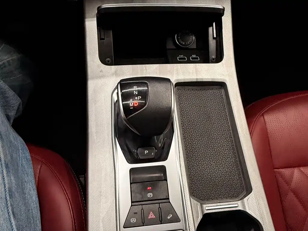 Jetour Jietu X70 PLUS 2023 — фото 13