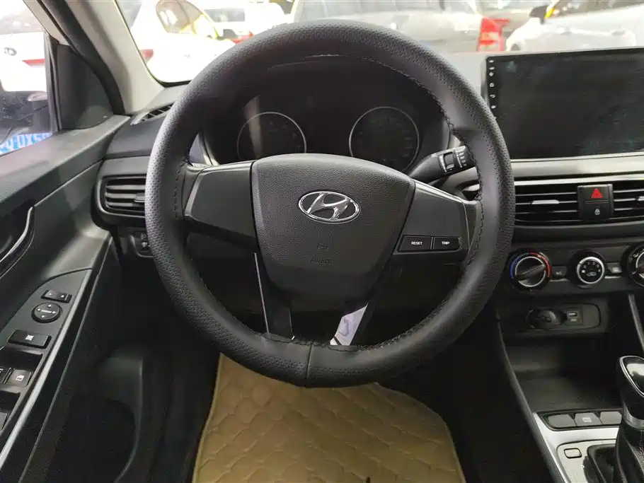 Hyundai Elantra 2022 — фото 15