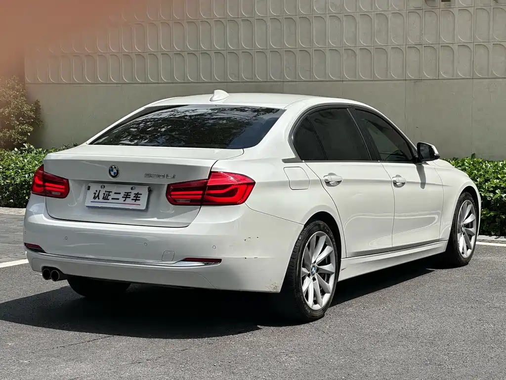 BMW 3 Series 2017 — фото 27