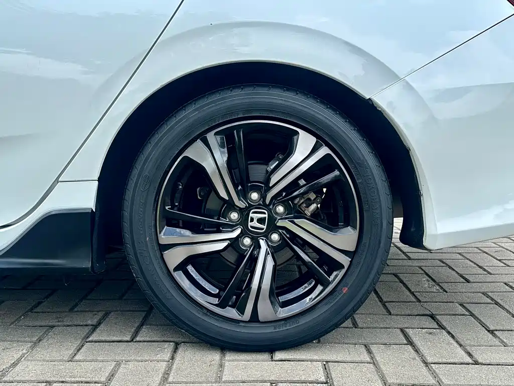 Honda Civic 2020 — фото 19