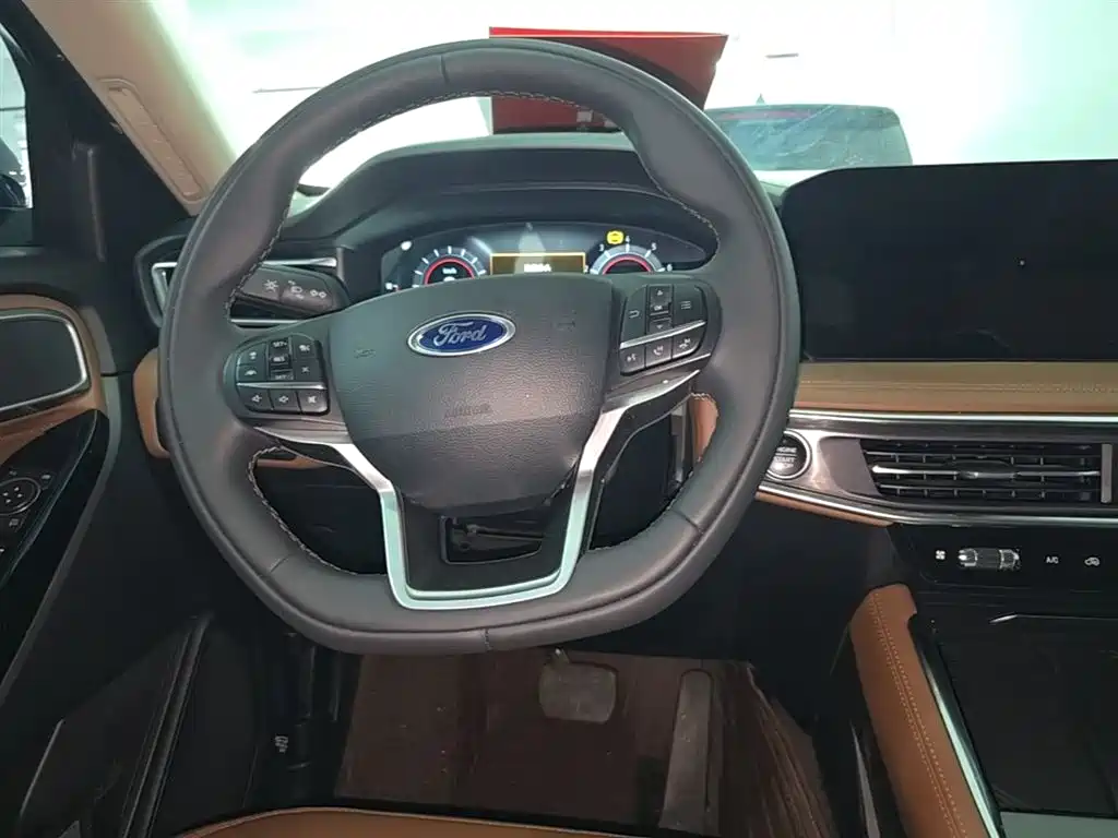 Ford Explorer 2022 — фото 11