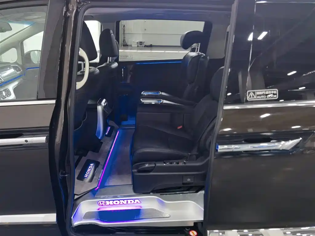 Honda Elysion 2018 — фото 15