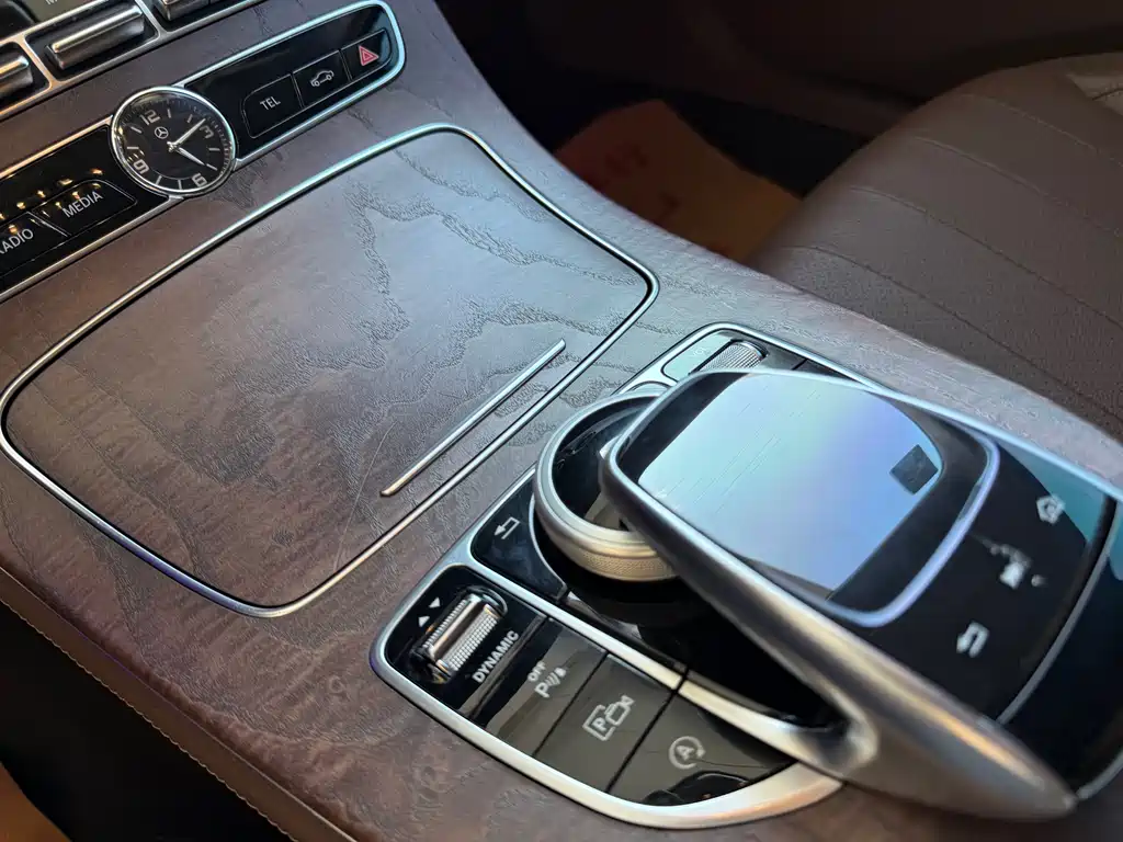 Mercedes-Benz E-Class 2017 — фото 14