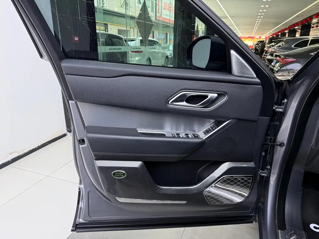 Land Rover Velar 2020 — фото 9