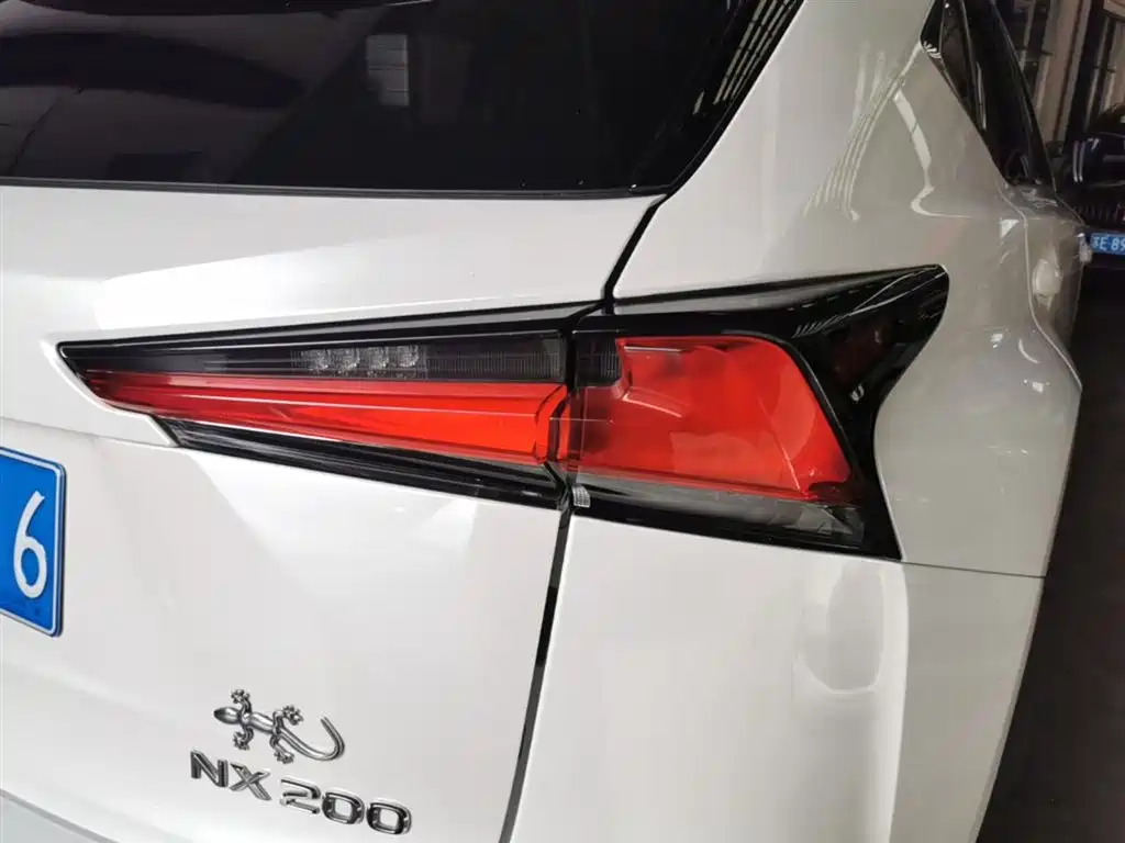 Lexus NX 2021 — фото 8