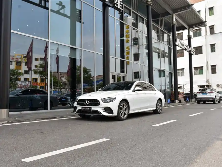 Mercedes-Benz E-Class 2022