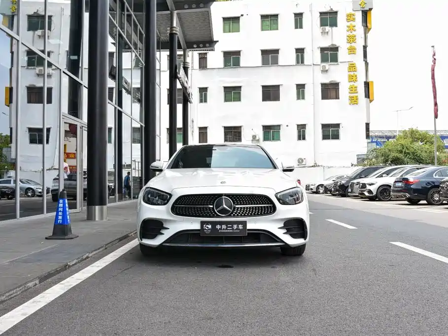 Mercedes-Benz E-Class 2022