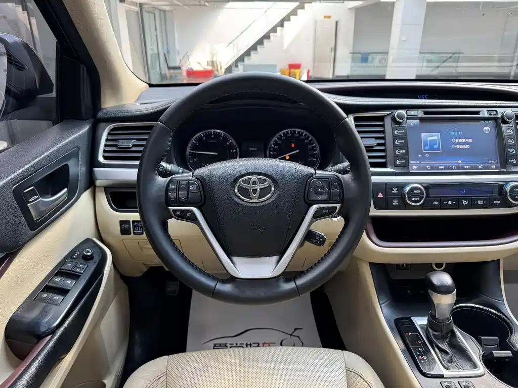 Toyota Highlander 2015 — фото 11