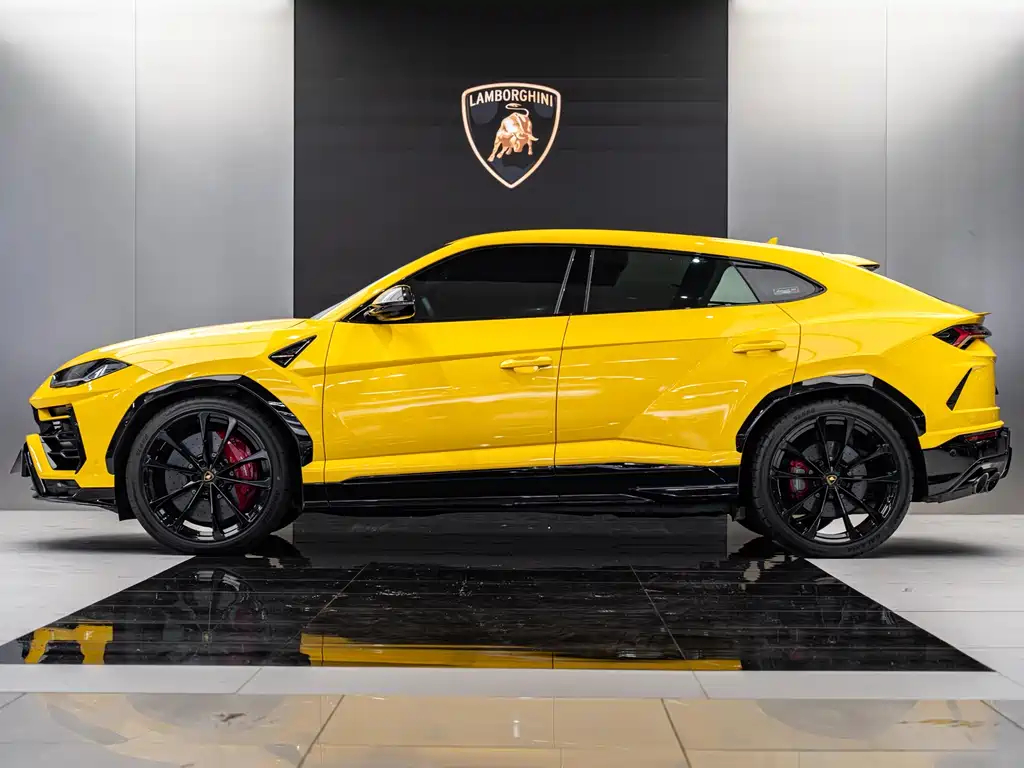 Lamborghini Urus 2022 — фото 12