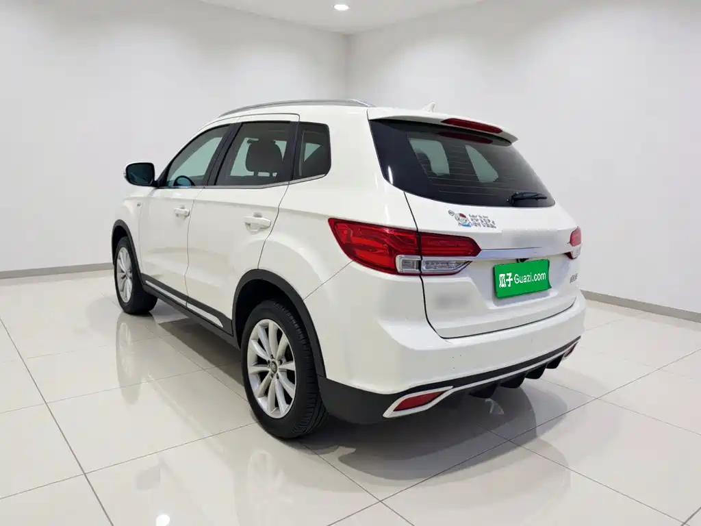 FAW Senya R8 2021