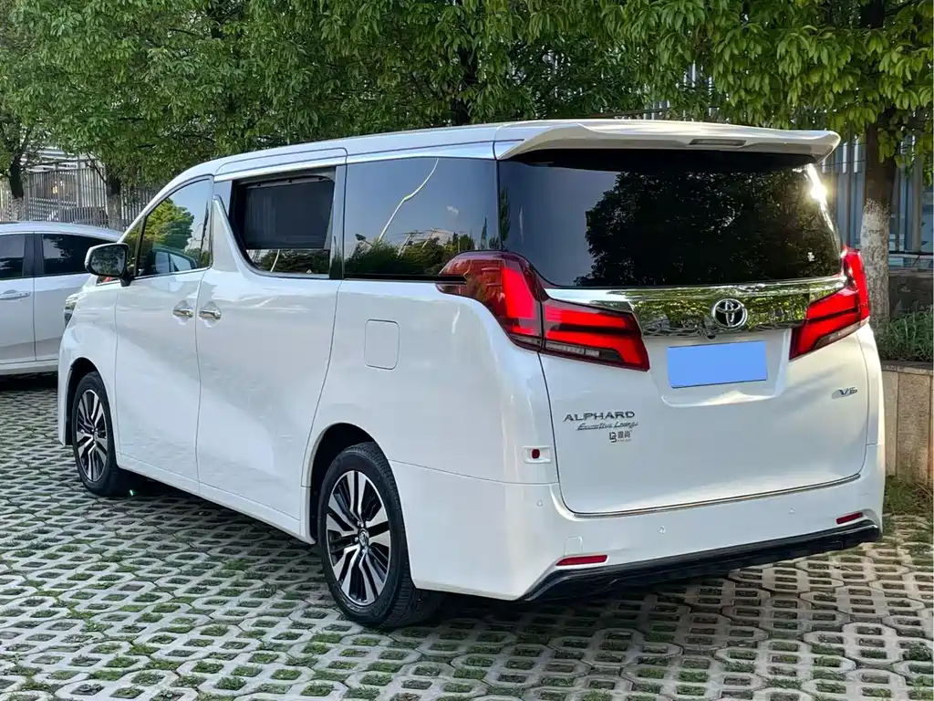 Toyota Alphard 2018 — фото 6