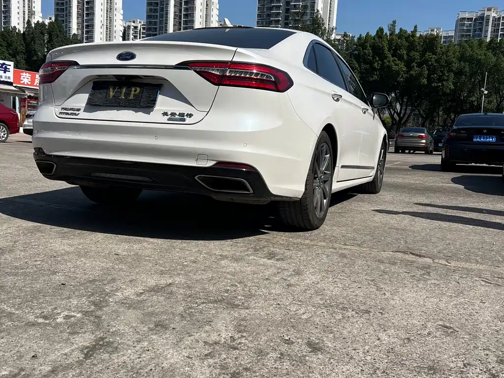 Ford Taurus 2020 — фото 11