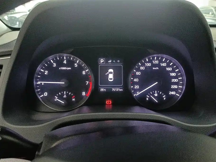 Hyundai Elantra 2018 — фото 14
