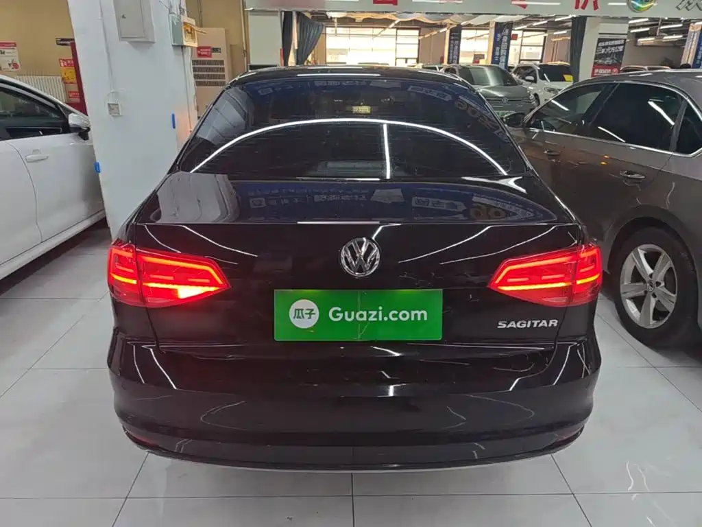 Volkswagen Sagitar 2018