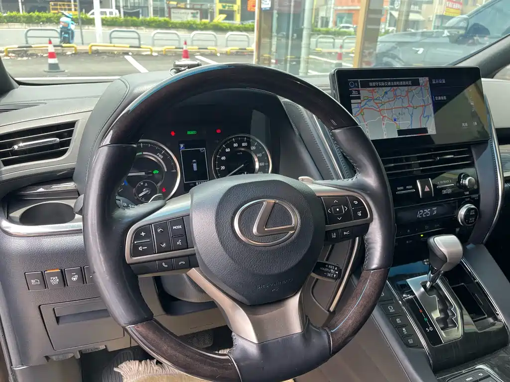 Lexus LM 2023