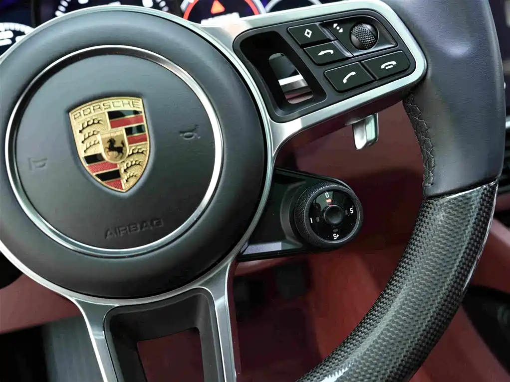 Porsche Cayenne 2023 — фото 17