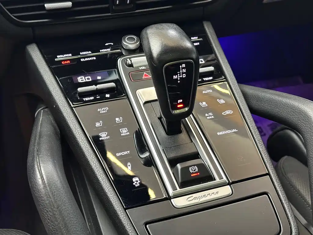 Porsche Cayenne 2020 — фото 11