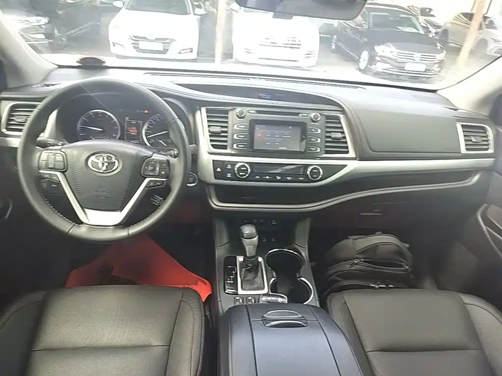 Toyota Highlander 2018 — фото 10