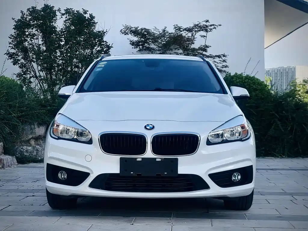 BMW 2 Series Active Tourer 2018 — фото 2
