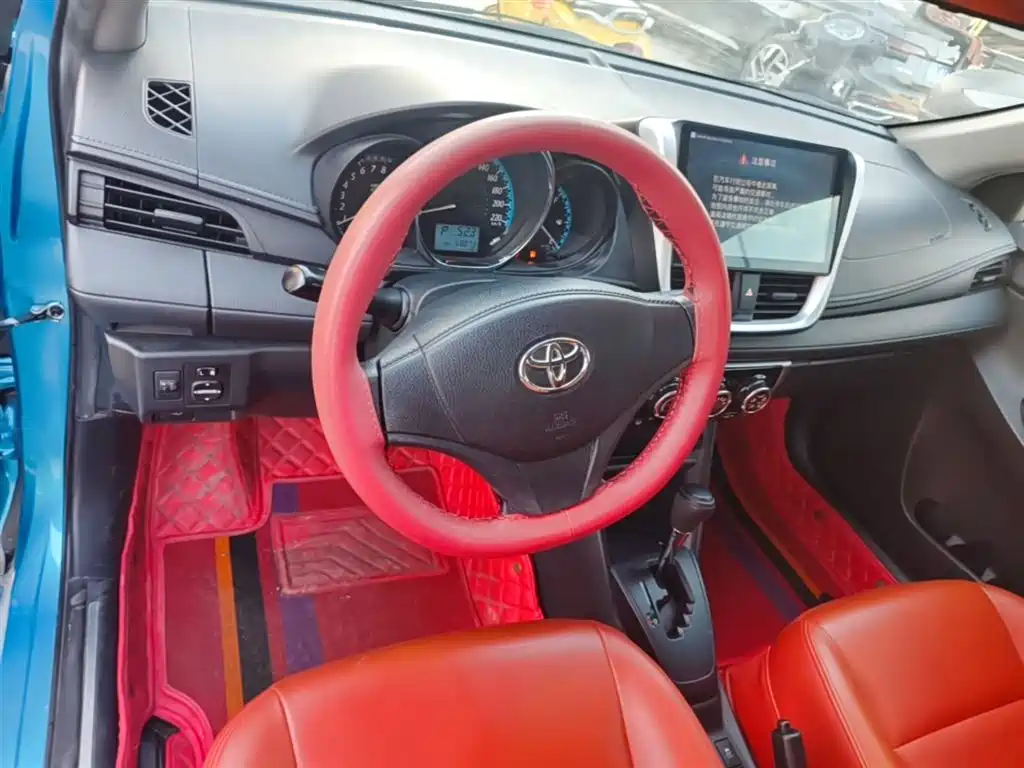 Toyota Yaris L 2018 — фото 10