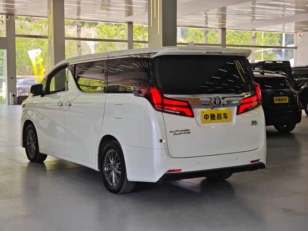 Toyota Alphard 2021 — фото 4